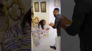 Friends of Tracy Boakye Surprise her at her Birthday together with the Musician Akwaboah |Subscribe
