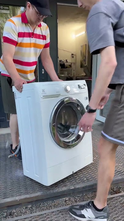 Ремонт пральних машин Київ Electrolux. Доставка і погрузка пралки - YouTube