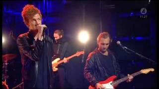 Video voorbeeld van "Erik Hassle - Hurtful (Live Nyhetsmorgon 2009)"