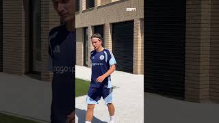 Ajax ruošiasi su Mika Godt prieš rungtynes su Shelbourne 😁🇮🇪