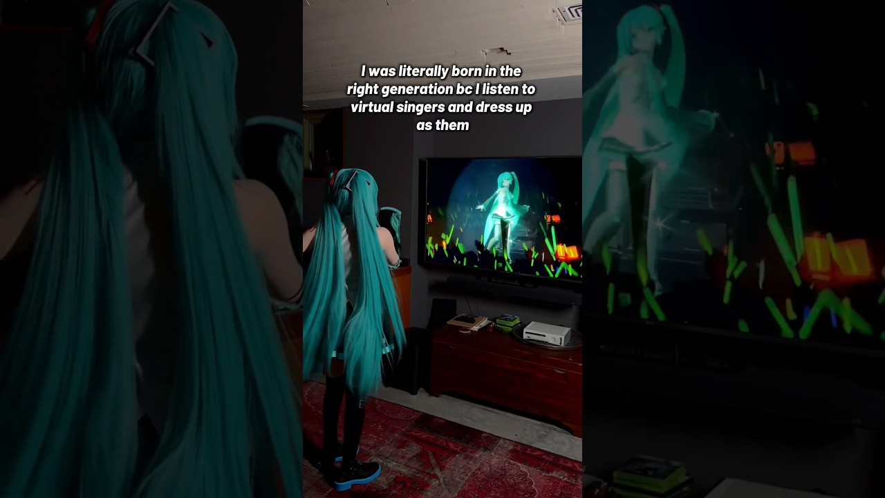 the best thing about this timeline 🥹 #hatsunemiku #hatsunemikucosplay #vocaloid #vocaloidcosplay
