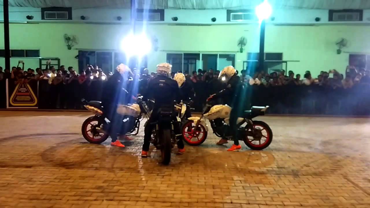 Bike stunt-21 - YouTube