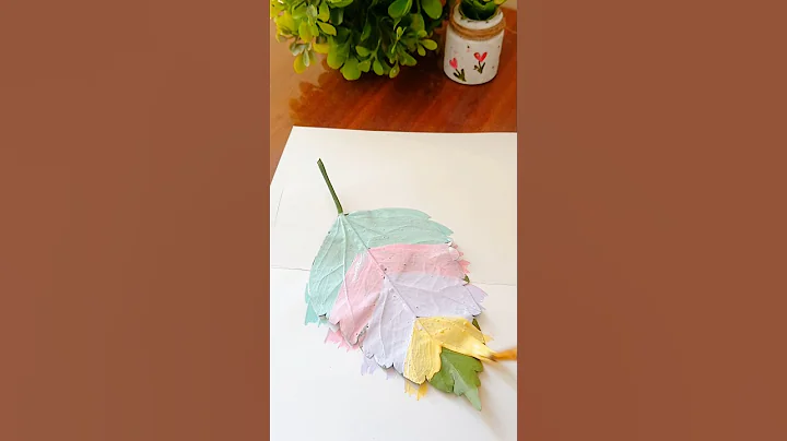 Colourful leaf painting 🌈🪴🍃 #art​ #paintingideas​ #leafpainting​ #easy​ #shorts​ #canvas​ #creative​