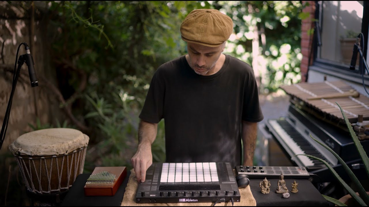 Live Performing / Downtempo music