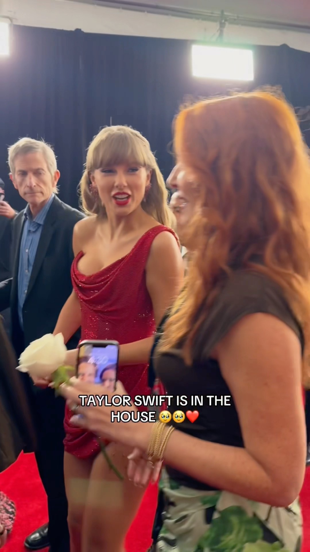 @TaylorSwift always the kindest soul ?❤️ @RecordingAcademy #GRAMMYs