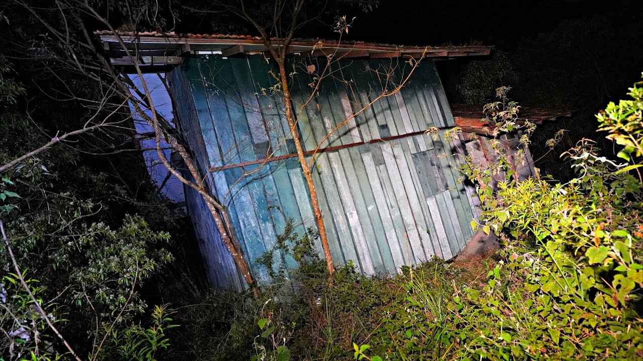 PASSAMOS UMA NOITE NA CASA DO DEVORADOR DE CORPOS E GRAVAMOS COISAS ASSSUSTADORAS!