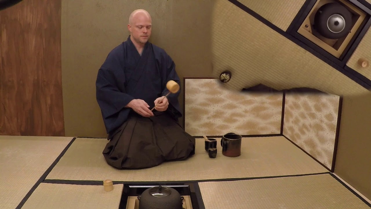 Urasenke Tsutsu Chawan, Ro (裏千家 の 筒茶碗 炉) - YouTube