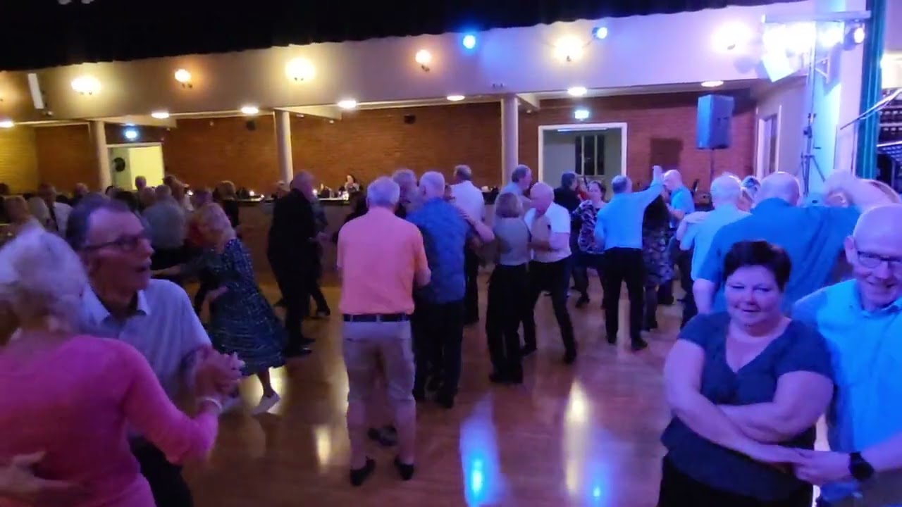 Blue eyes crying in the rain,behagelig med Jive på Bodils Dancing Grorud 1.3.24 Dansnytt Vigdis Øie