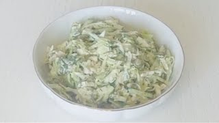 Салат с молодой капустой, куриным филе и зеленым горошком. Сочный и хрустящий!