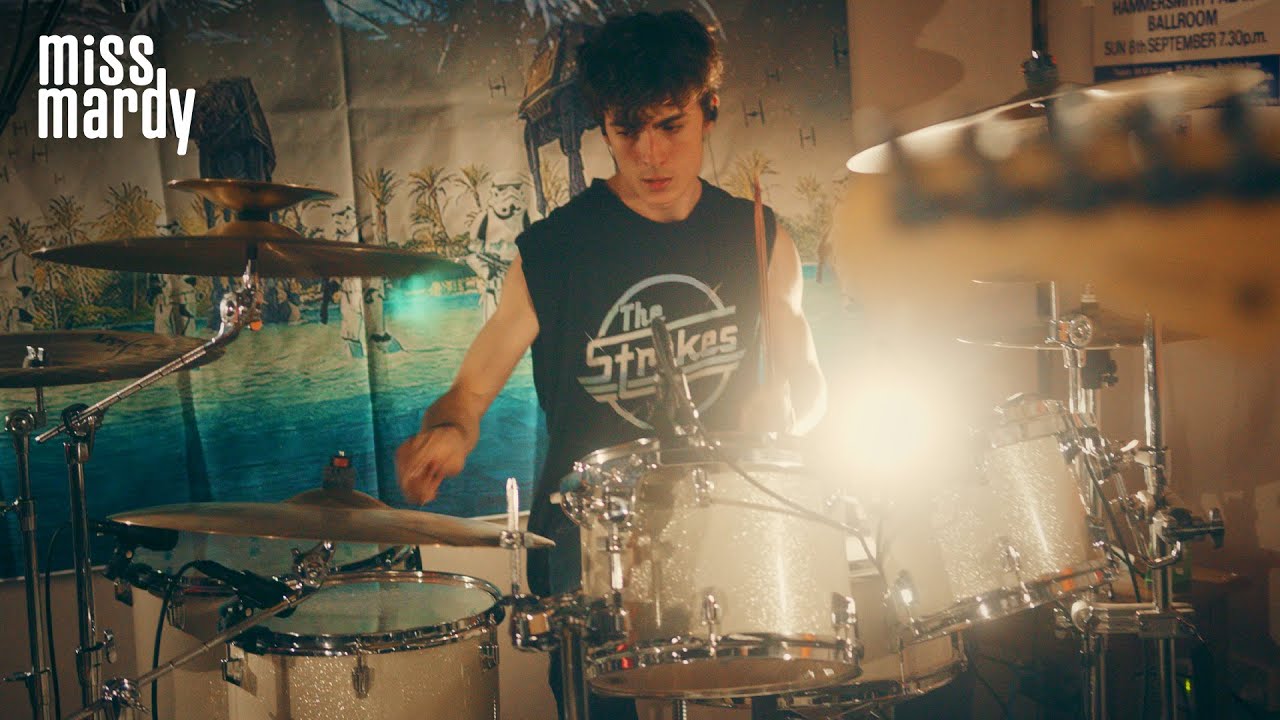 don-t-look-back-at-me-miss-mardy-original-youtube