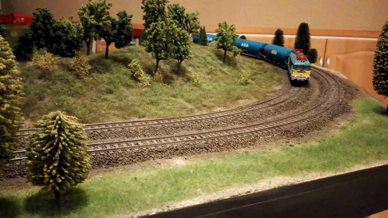 V43 tehervonattal/ Modellbahn Anlage spur H0 / 1:87