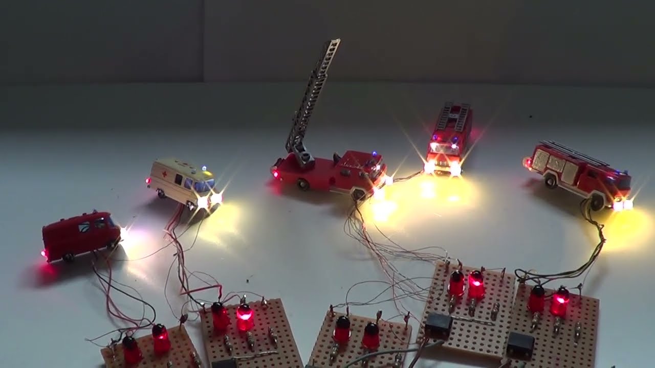 Folge 4   Feuerwehrfahrzeuge beleuchten und mit Blaulicht ausrüsten