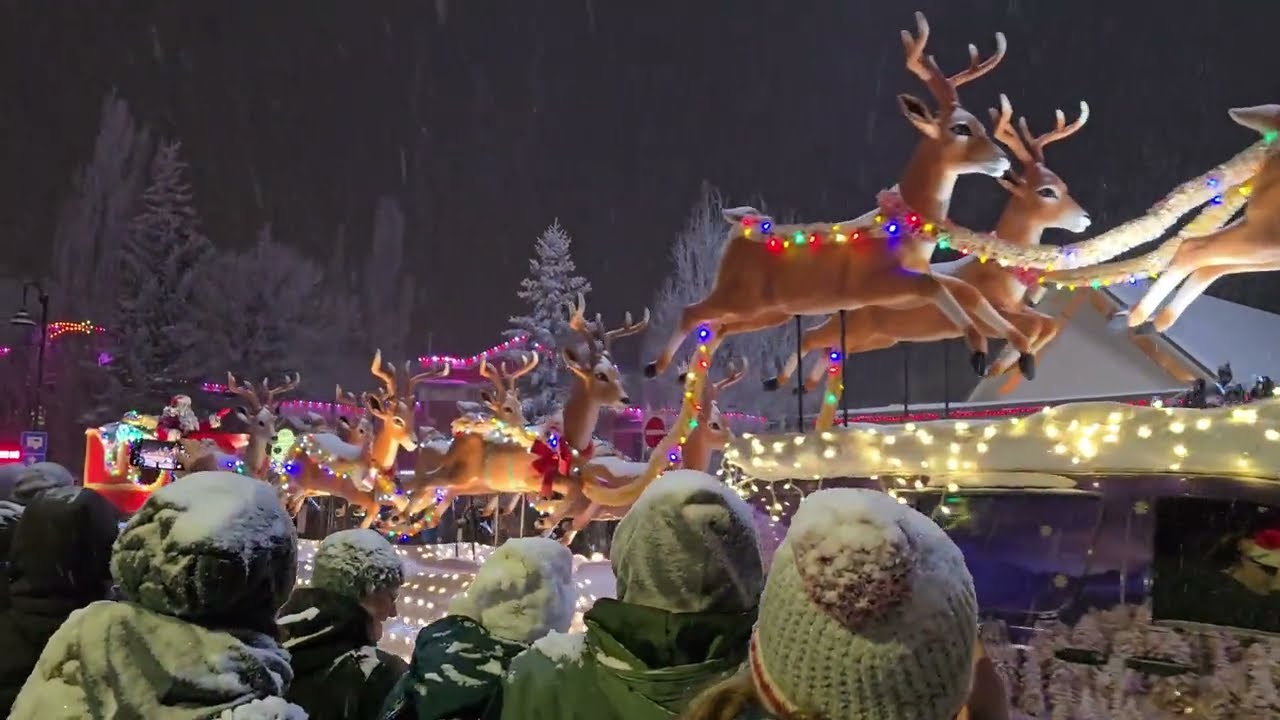 Magical Santa Parade in High River 🎄 | Казковий парад| Санта