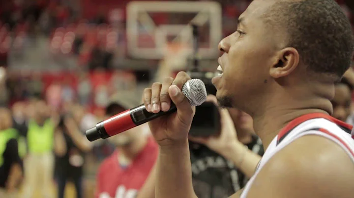 Texas Tech's Toddrick Gotcher proposes to Kelly Mc...