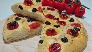 Focaccia aux tomates et olives sans gluten