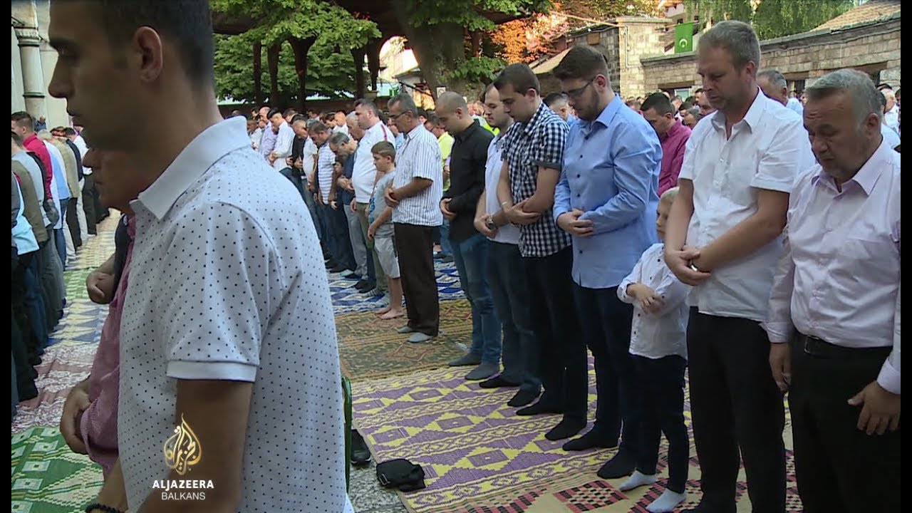 يحتفل المسلمون في المنطقة بعيد الأضحى