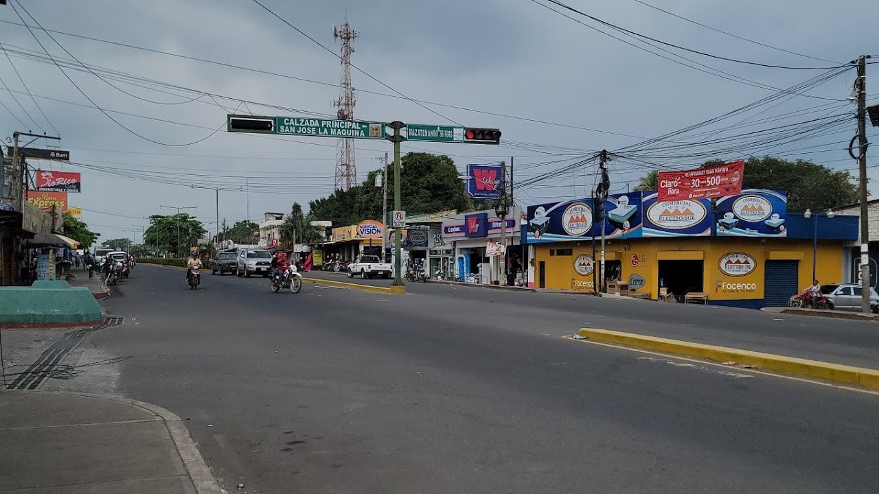 BONITA CASA A LA VENTA EN El CENTRO De La Maquina Suchitepequez,Lista Para Poner TU Propio TERRENO