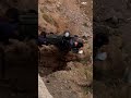 سقوط پراید به داخل رودخانه بومهن کمربندی بومهن به تهران خوشبختانه این حادثه تلفات جانی نداشت