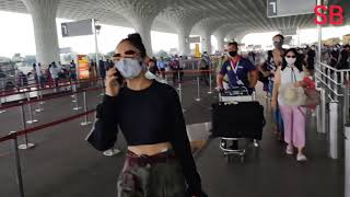 Rakul Preet And Family Snapped At Mumbai Airport Bollywood Frankly