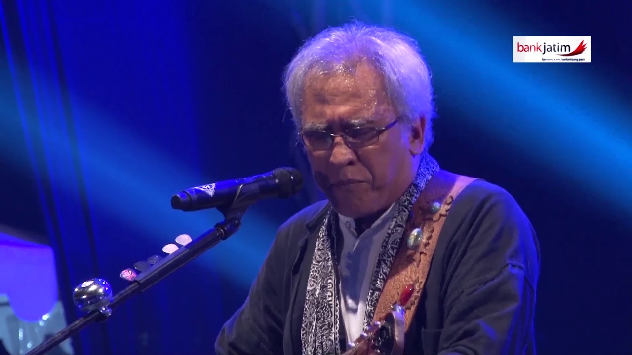 Iwan Fals - Pesawat Tempur Live (Konser Pramuka Part 8 ...