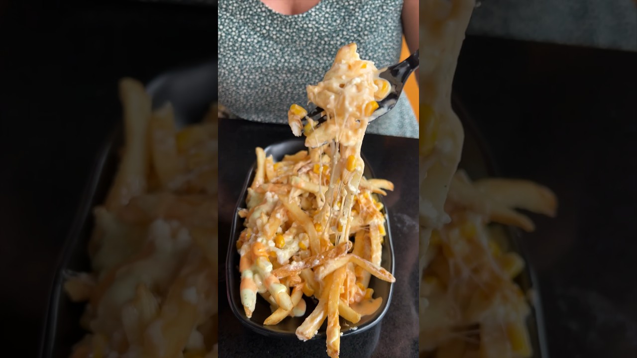 Part 3 of 3: Don’t walk, RUN to EMOJI BURGER in Astoria, Queens in NYC! 🍔🌭🍟🧀🤤 #DEVOURPOWER