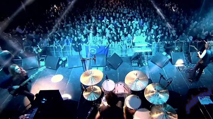 THE KILLERS - SOMEBODY TOLD ME (World Stage Amsterdam)