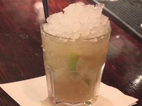 How to make a caipirinha cocktail