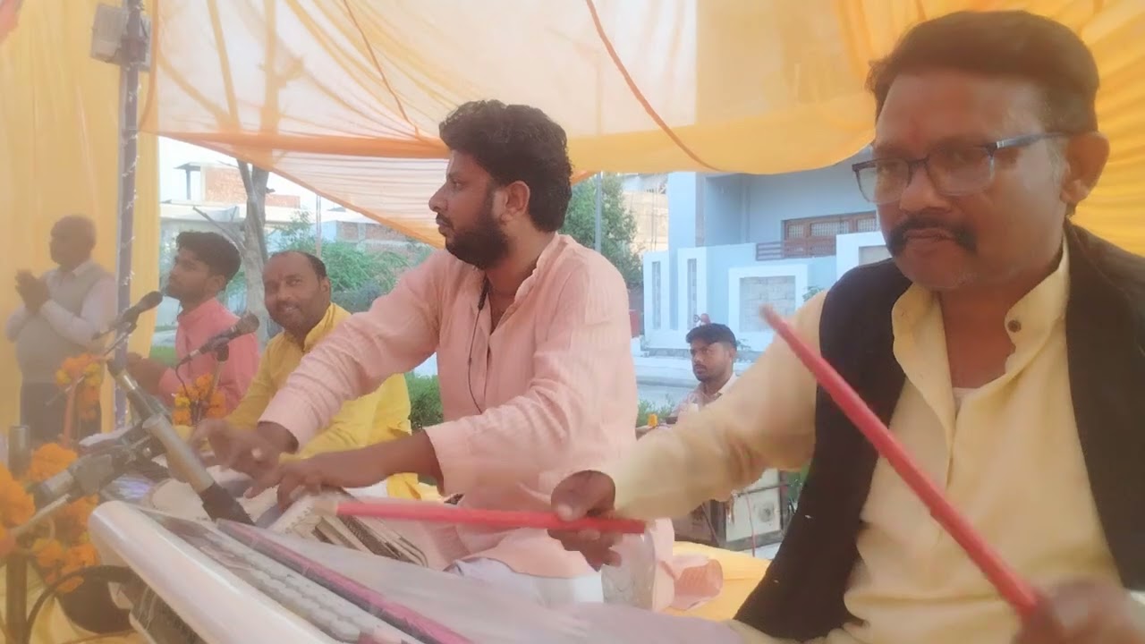 छटा तेरी तीन लोक से न्यारी है गोवर्धन महाराज