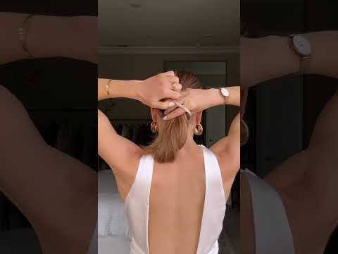 Video: 4 sätt att göra en låg sidobulle för kort hår