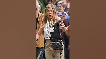 Oil Thrown Over Jennifer Aniston On New York Street 