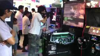 Thai Gamer Takes Arcade Gaming To The Extreme