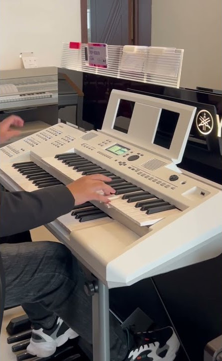Yamaha Electone ELA-1 Demo1