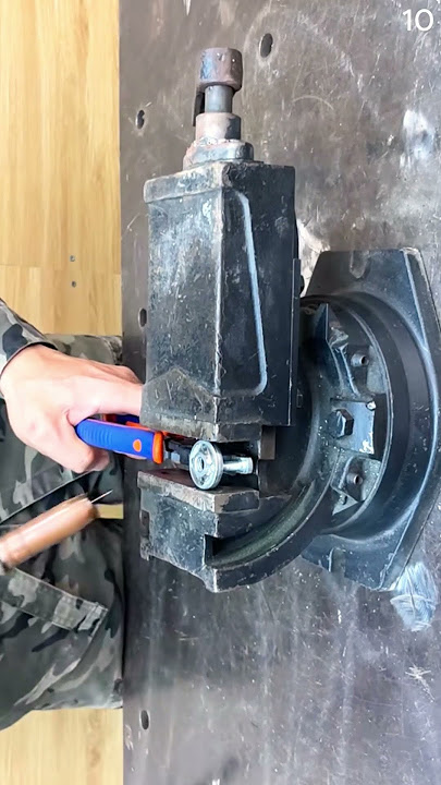 Cara yang cerdas mengelas besi aluminium dengan alat unik #shorts