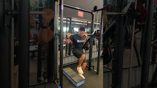 Isometric knee - double toe off drop to single leg hold (SMITH)