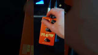 UNIVERSAL AUDIO FLOW VINTAGE TREMOLO