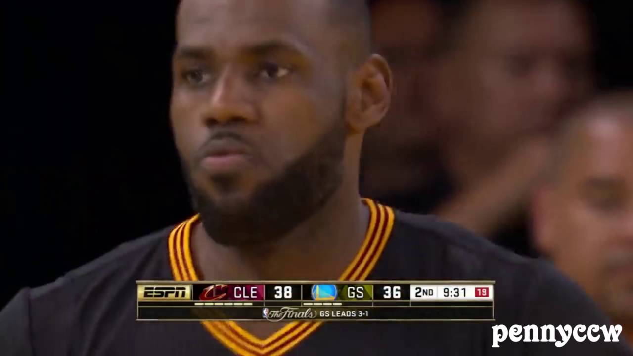 LeBron James blocks Stephen Curry and trash talks him 