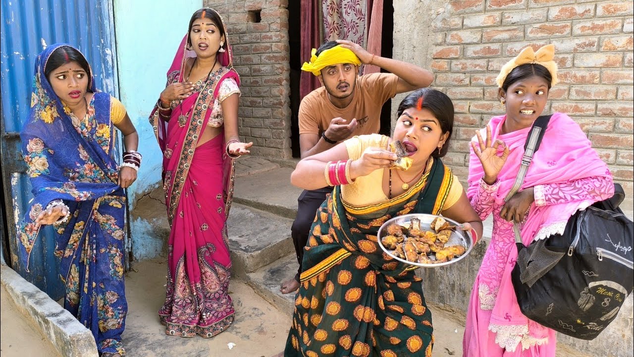 खबुच्च्ड लंगड़ी फुवा अपने गाव आकर देखिये कैसे मुर्गा मछली कैसे खाती है! 