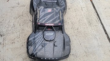 Hobbywing Max 6 Mojave action.