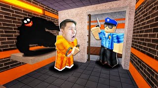 GIẢ LÀM TÙ NHÂN VƯỢT NGỤC THỬ THÁCH TEAM 500 CẢNH SÁT TRONG ROBLOX | Thử Thách SlenderMan