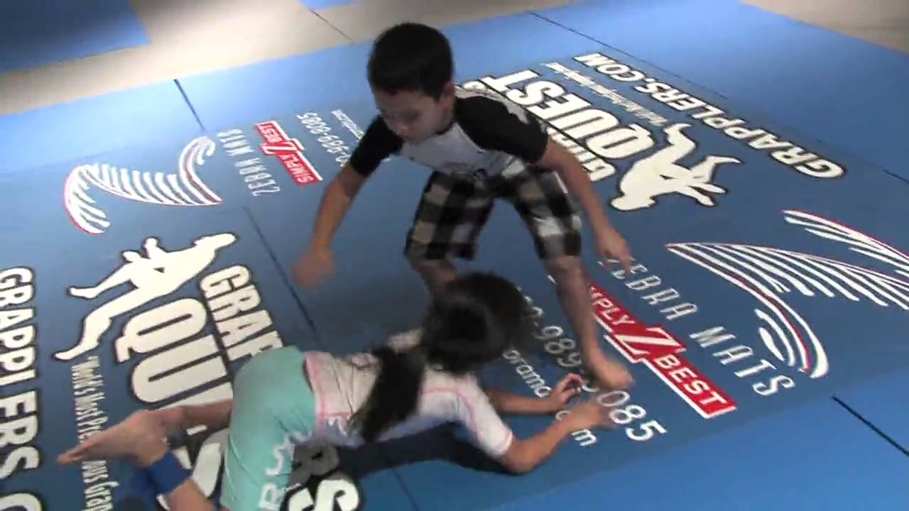 Girl vs. Boy Tiana Tovia (Rod BJJ/Tapout) vs. Benjamin Castaneda (AKA) Match at 2009 Grapplers Quest