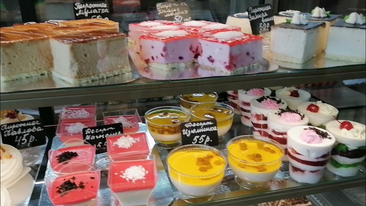 Для пекаря и кондитера магазин сочи. Все для кондитера в сочи. Кондитерские краснодарского края. Витрина с тортами. Производители печенья.