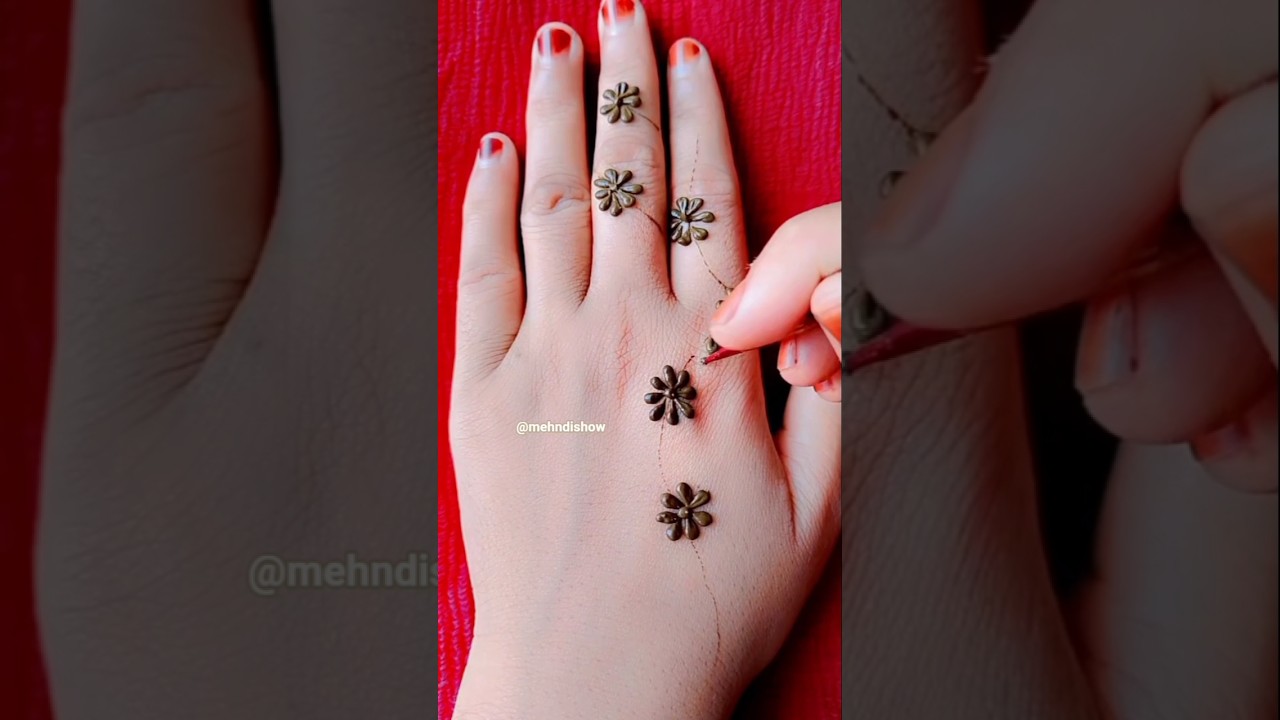 trending work so pretty minimal  mehndi 🤗🥰🤩