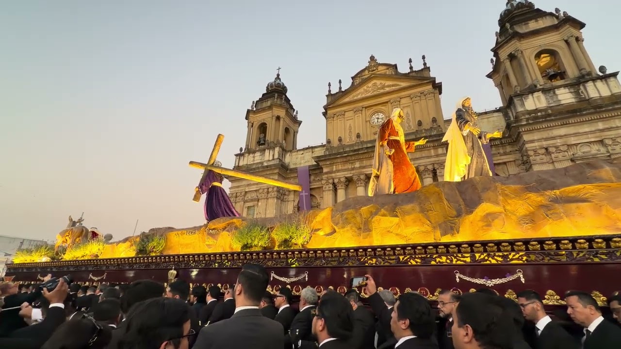 Paso de la C.I. De Jesús Nazareno de los Milagros por Catedral Metropolitana Jueves del Silencio2026