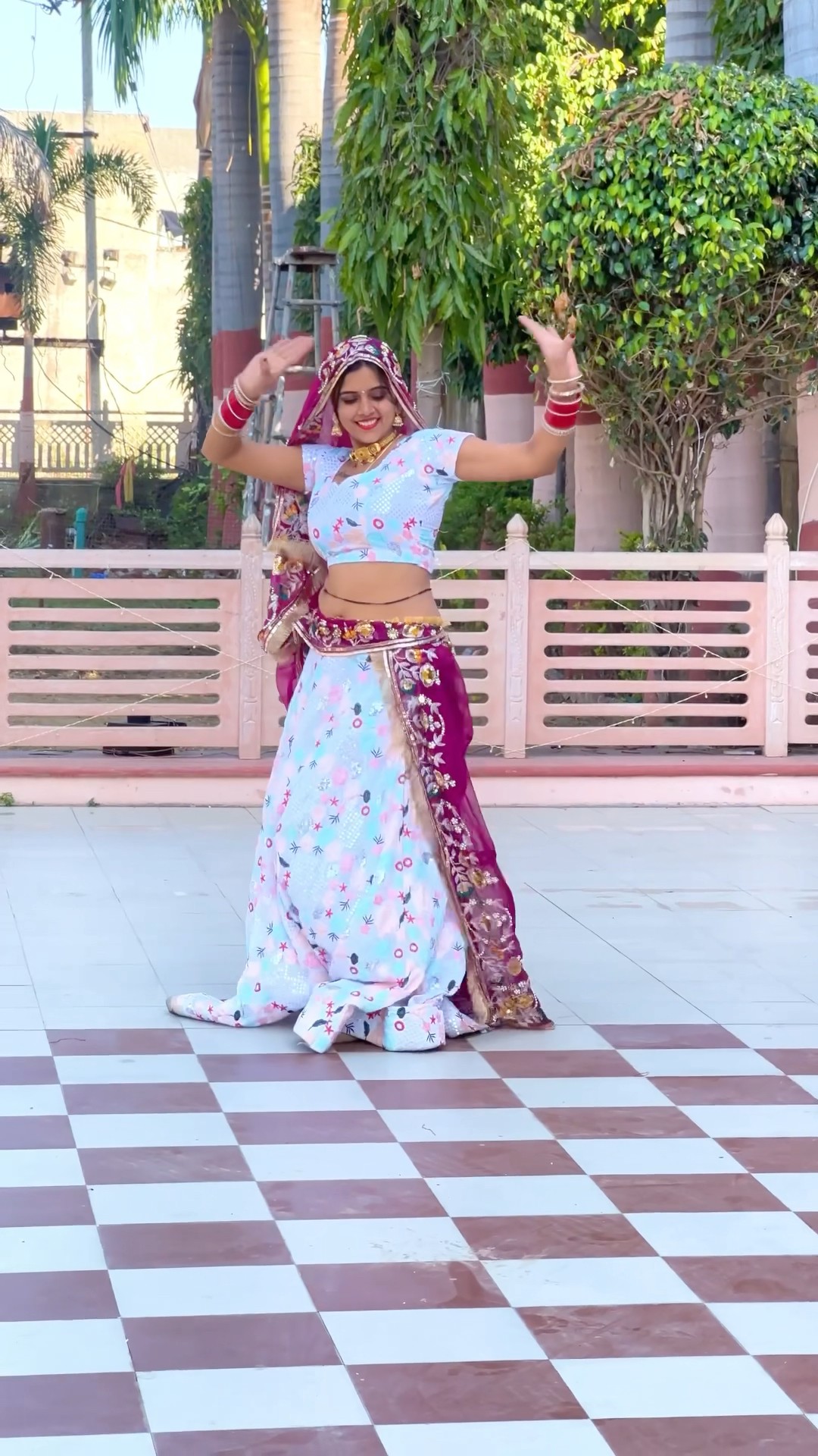 राजा रहवे बेंगलौर में #shorts #dance #meenu