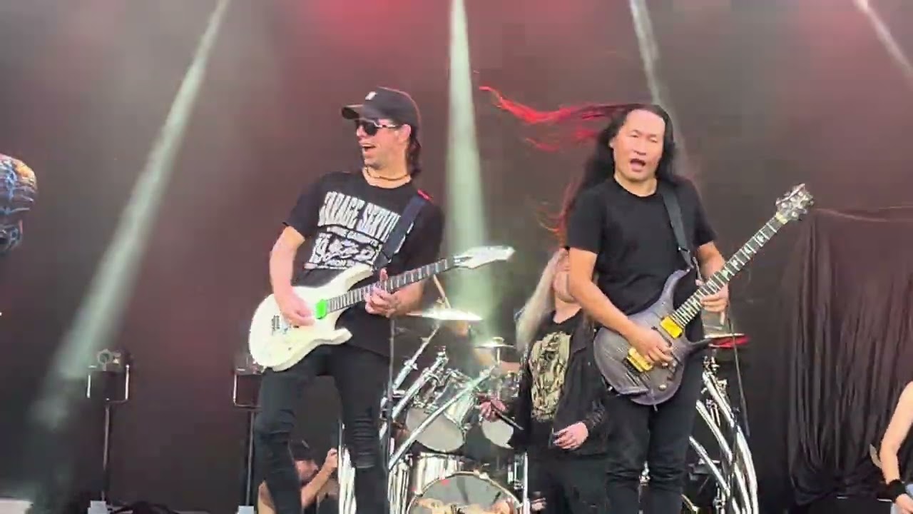 Dragonforce - Through the Fire and Flames