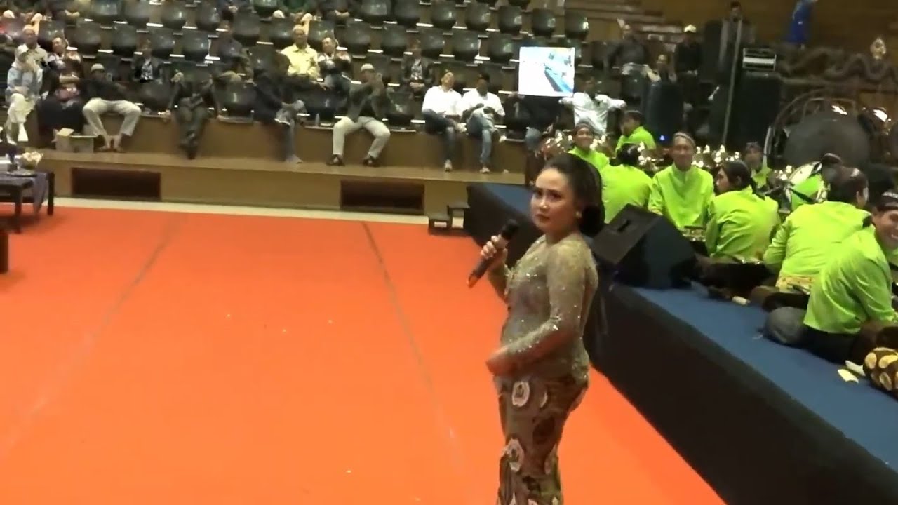 eka uget uget tanggapan neng gedung nembang ninggal katresnan