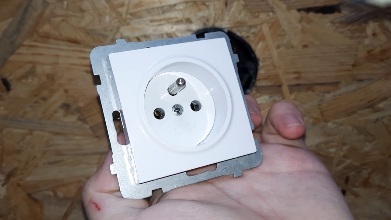Wymiana gniazda bez styku PE + Zerowanie nowego ze stykiem PE w instalacji TN-C