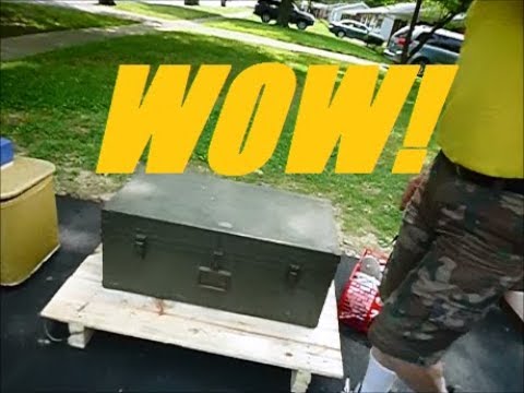 FOUND MILITARY TRUNK I Bought Abandoned Storage Unit Locker Opening ...