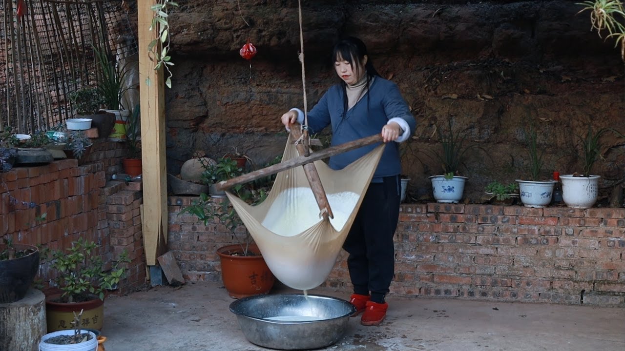 Soy Milk 把一顆顆黃豆磨成豆漿，做麻婆豆腐和豆腐鯽魚湯，好喝又下飯！【余小鄉】