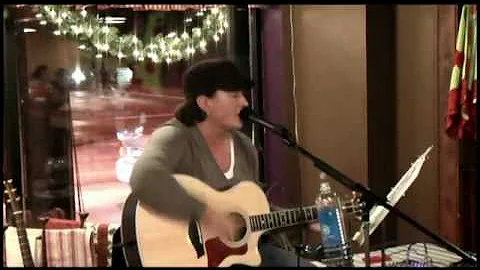 Angela Minton performs Johnny Cash's "Ring of Fire"
